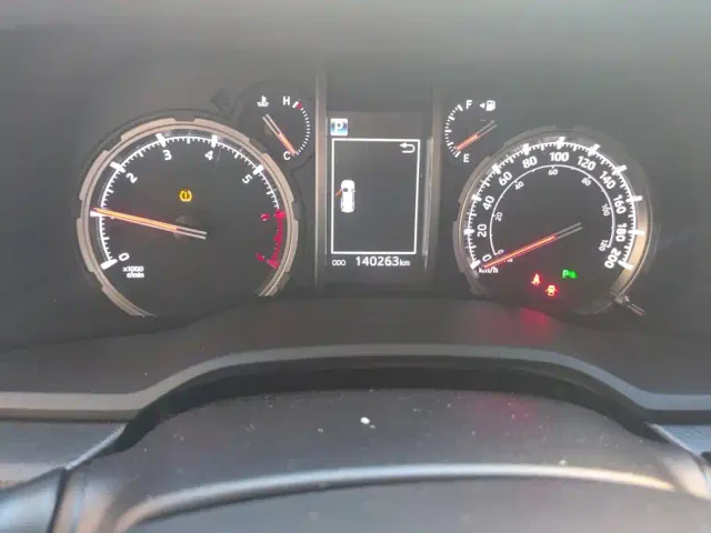 Toyota 4Runner — Фото автомобиля 14