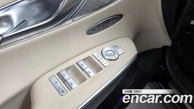 Genesis GV70 — Фото автомобиля 28