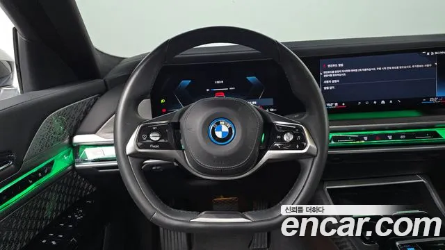 BMW i7 — Фото автомобиля 5