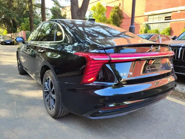 Hongqi H5 PHEV — Фото автомобиля 22