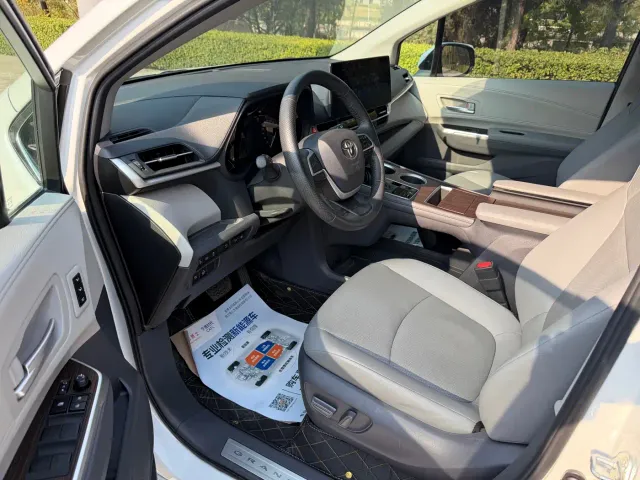 Toyota Granvia — Фото автомобиля 5
