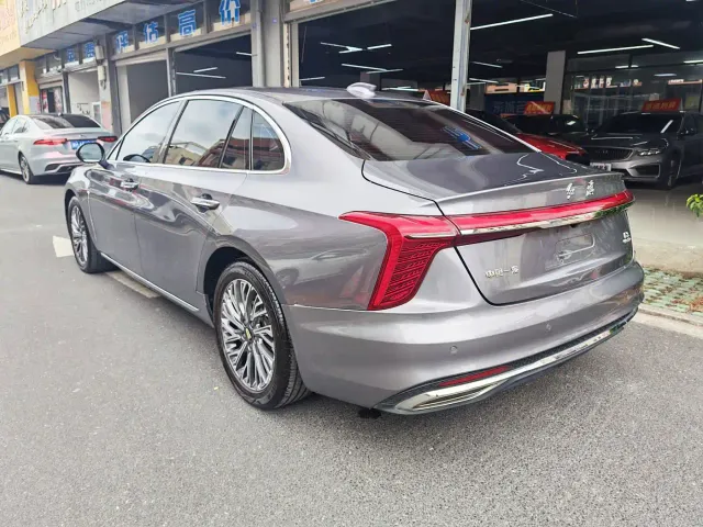 Hongqi H5 — Фото автомобиля 4