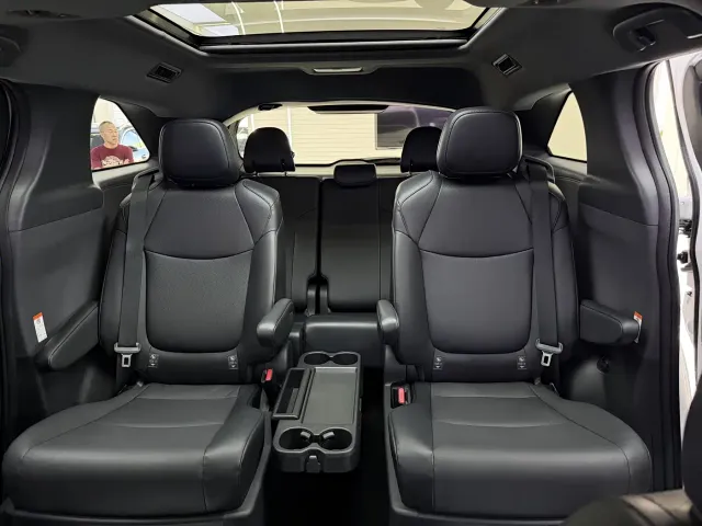 Toyota Granvia — Фото автомобиля 7