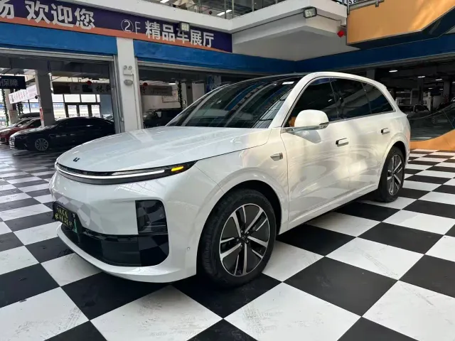 Li Auto L6 — Фото автомобиля 3