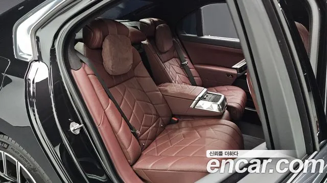 BMW 7-Series 7 серия (G70) 740i sDrive M Sport — Фото автомобиля 23