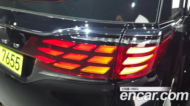 Toyota Alphard — Фото автомобиля 20