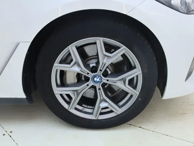 BMW i3 — Фото автомобиля 6