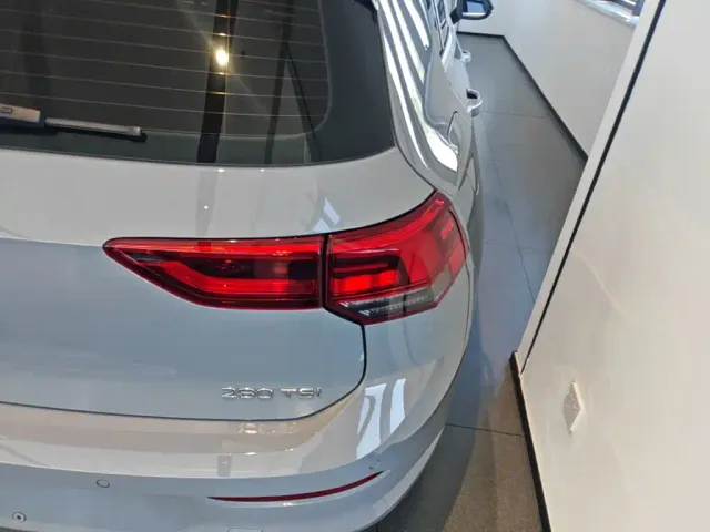 Volkswagen Golf — Фото автомобиля 7