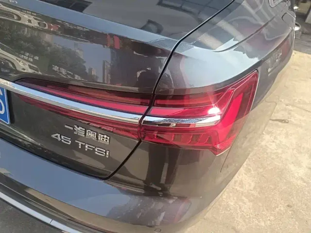 Audi A6L — Фото автомобиля 7