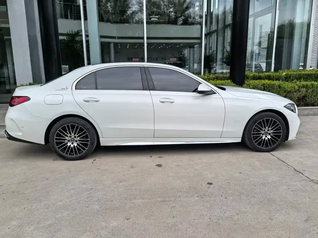Mercedes-Benz C-Class — Фото автомобиля 3