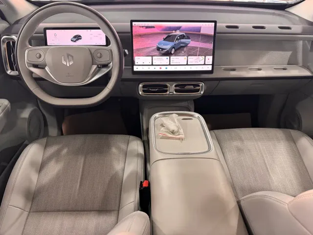 Leapmotor B10 — Фото автомобиля 14
