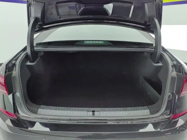 Volkswagen Passat — Фото автомобиля 4