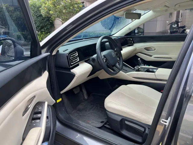 BYD Qin L — Фото автомобиля 12