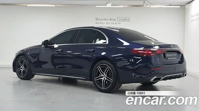 Mercedes-Benz E-Class — Фото автомобиля 2
