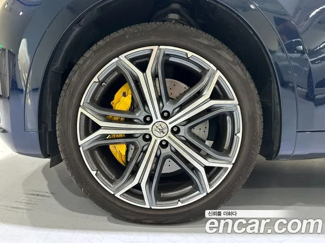 Maserati Levante — Фото автомобиля 5