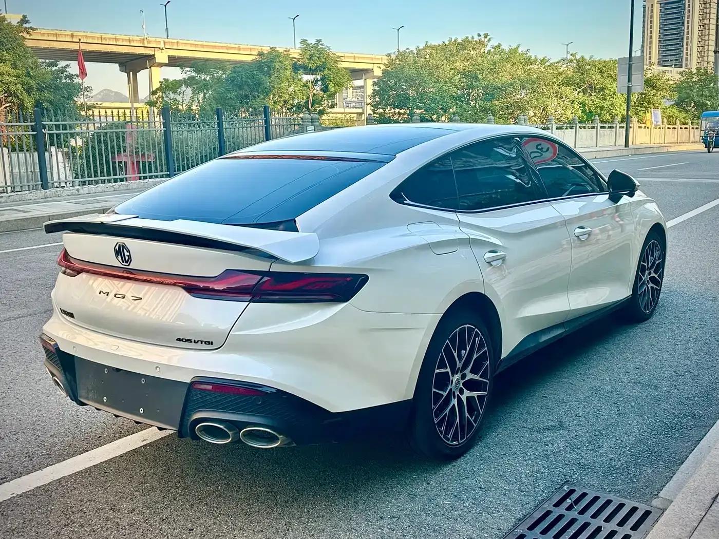 MG MG7 2026 Model 2.0T 405 AT Luxury Edition — Фото автомобиля 16
