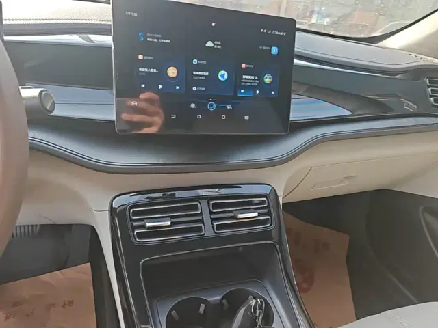 BYD Qin PLUS — Фото автомобиля 12