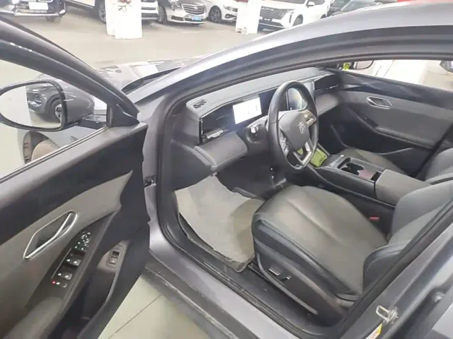 BYD Qin L — Фото автомобиля 15