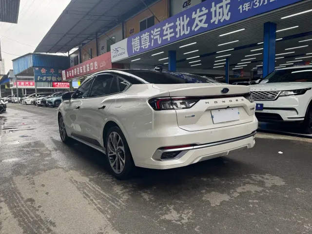 Ford Mondeo — Фото автомобиля 25