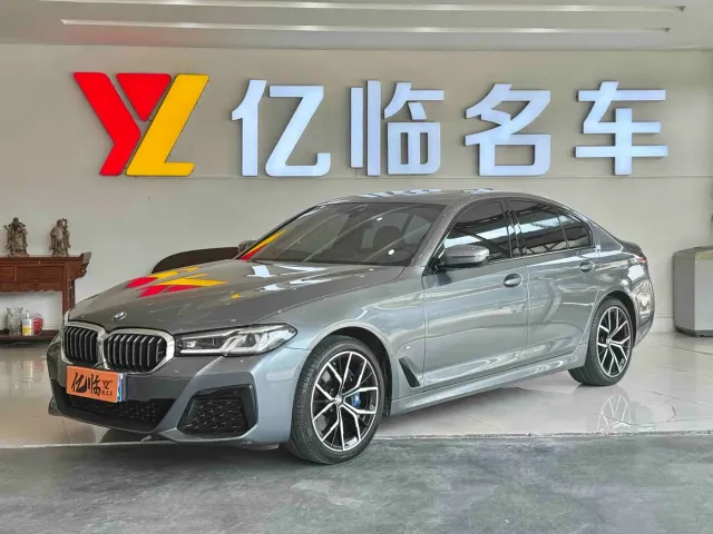 Фотография автомобиля — BMW 5 Series