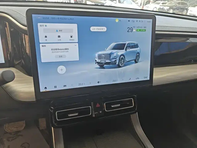 GAC Trumpchi GS8 — Фото автомобиля 12