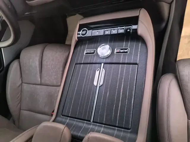Lincoln Navigator — Фото автомобиля 4