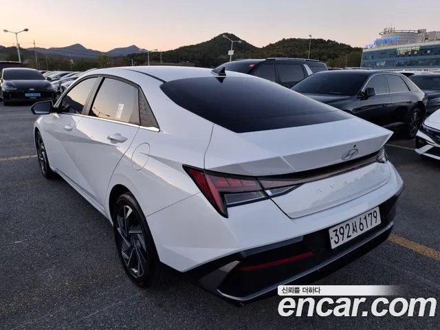 Hyundai Avante CN7 — Фото автомобиля 4