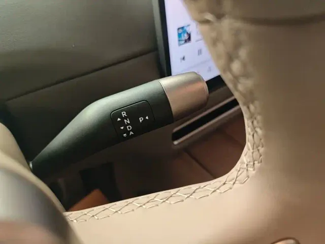 Li Auto i8 — Фото автомобиля 13