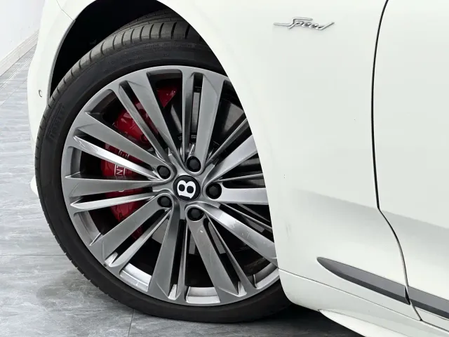 Bentley Continental Plug-in Hybrid — Фото автомобиля 9