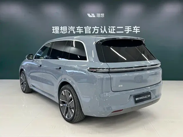 Li Auto L8 — Фото автомобиля 18