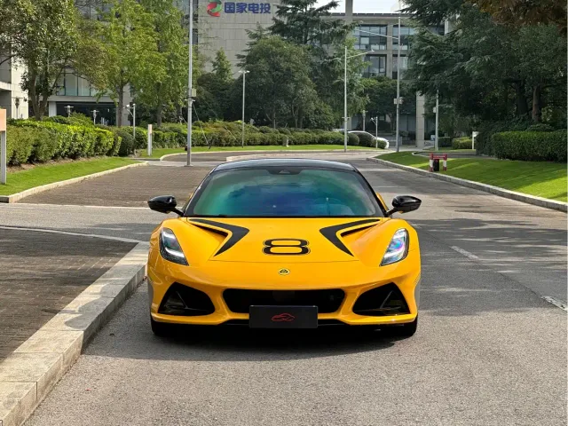 Lotus Emira — Фото автомобиля 2
