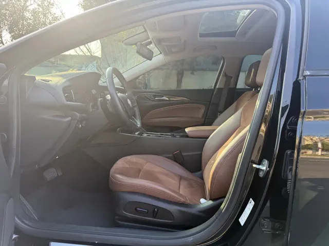 Buick Regal — Фото автомобиля 6