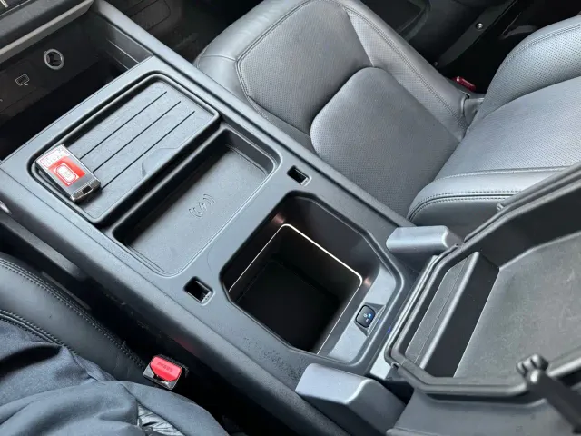 Land Rover Defender — Фото автомобиля 10