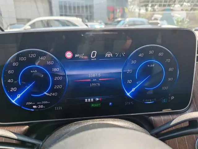 Mercedes-Benz EQE SUV — Фото автомобиля 5