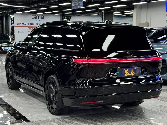Nio ES8 — Фото автомобиля 5