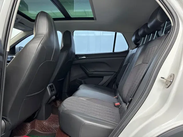 Volkswagen T-Cross — Фото автомобиля 5