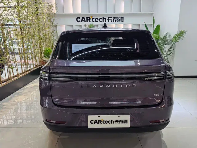 Leapmotor C10 — Фото автомобиля 15