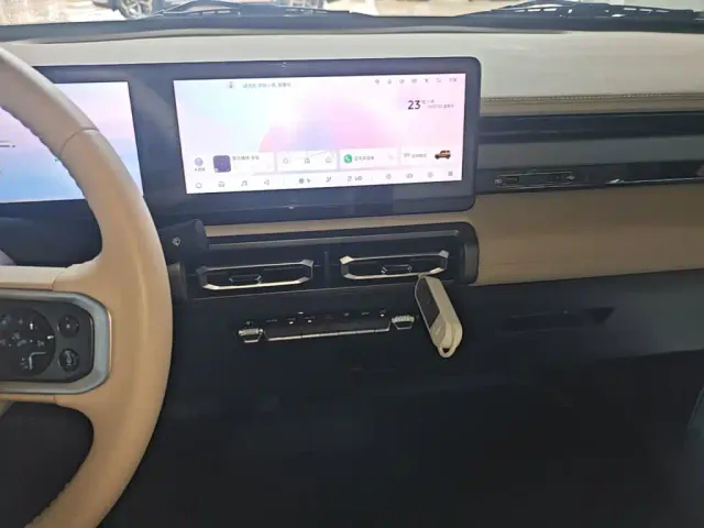 Baojun Yep — Фото автомобиля 12