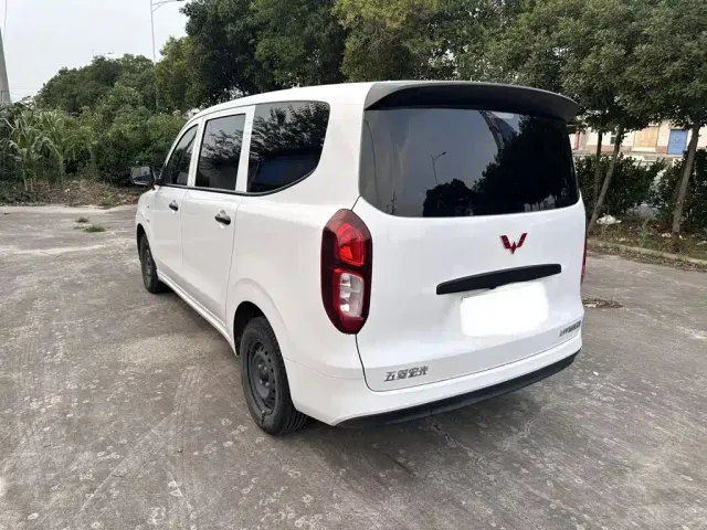 Wuling Hongguang — Фото автомобиля 4