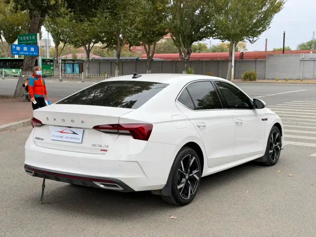 Skoda Octavia — Фото автомобиля 6