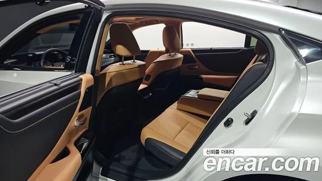 Lexus ES 7th Gen — Фото автомобиля 17
