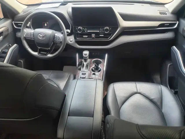 Toyota Highlander — Фото автомобиля 15