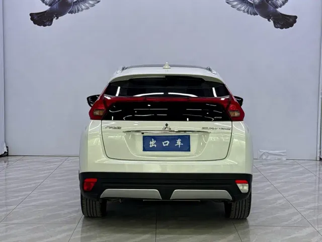 Mitsubishi Eclipse Cross — Фото автомобиля 5