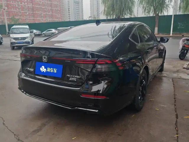 Honda Accord — Фото автомобиля 3