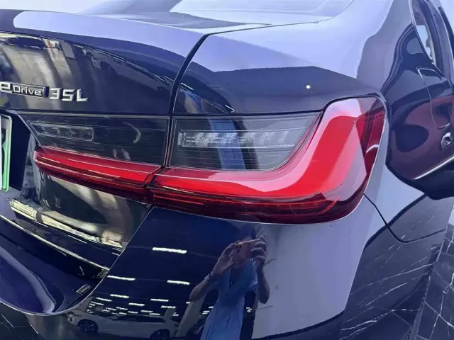 BMW i3 — Фото автомобиля 12