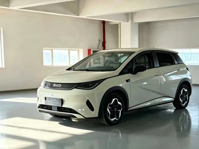 Фотография автомобиля — BYD Dolphin