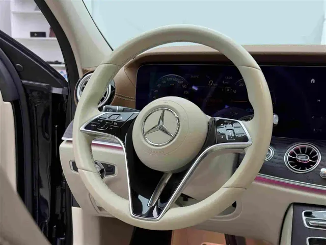 Mercedes-Benz E-Class — Фото автомобиля 13