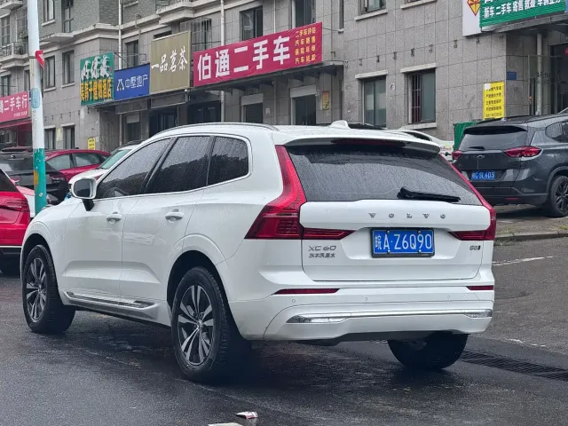 Volvo XC60 — Фото автомобиля 5