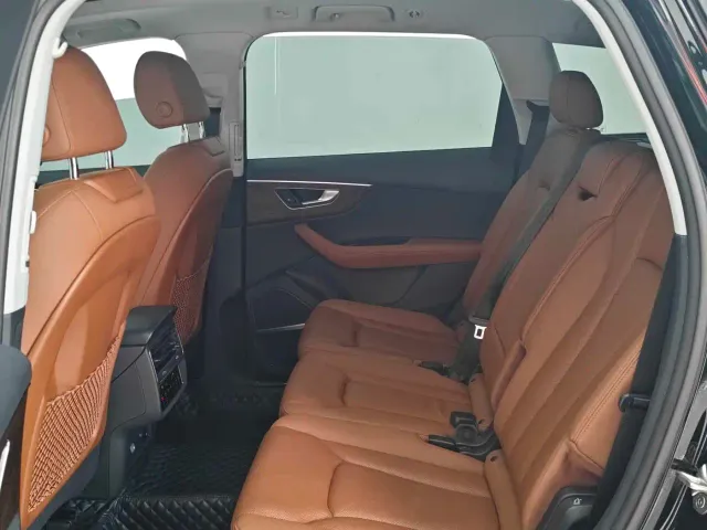 Audi Q7 — Фото автомобиля 6
