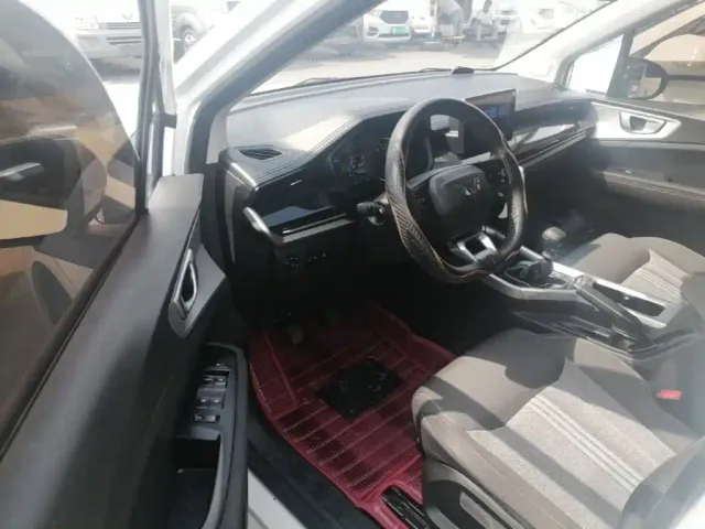 Wuling Jiachen — Фото автомобиля 15